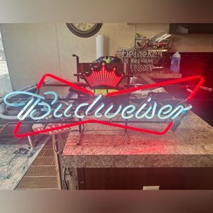 Budweiser beer light up sign